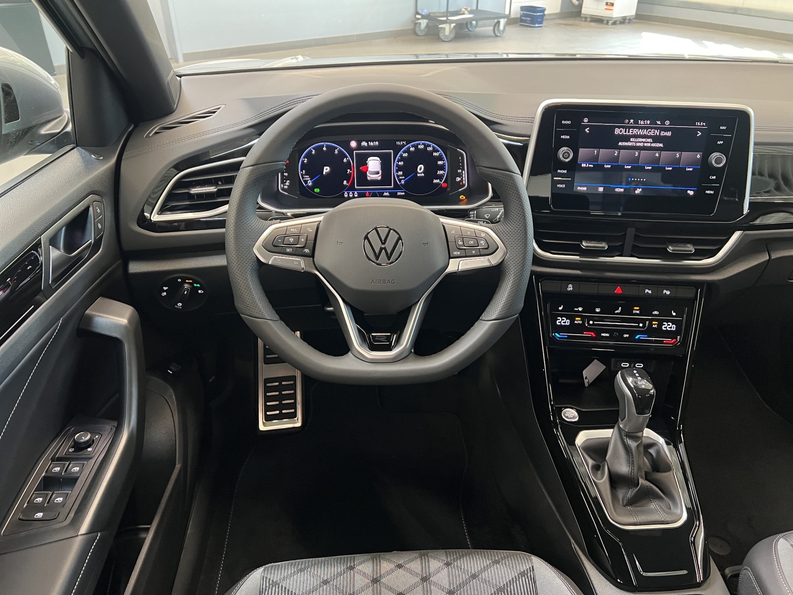 T-Roc 1.5 TSI DSG R-Line LED-Plus TravelAssist AHK Alu-19Zoll