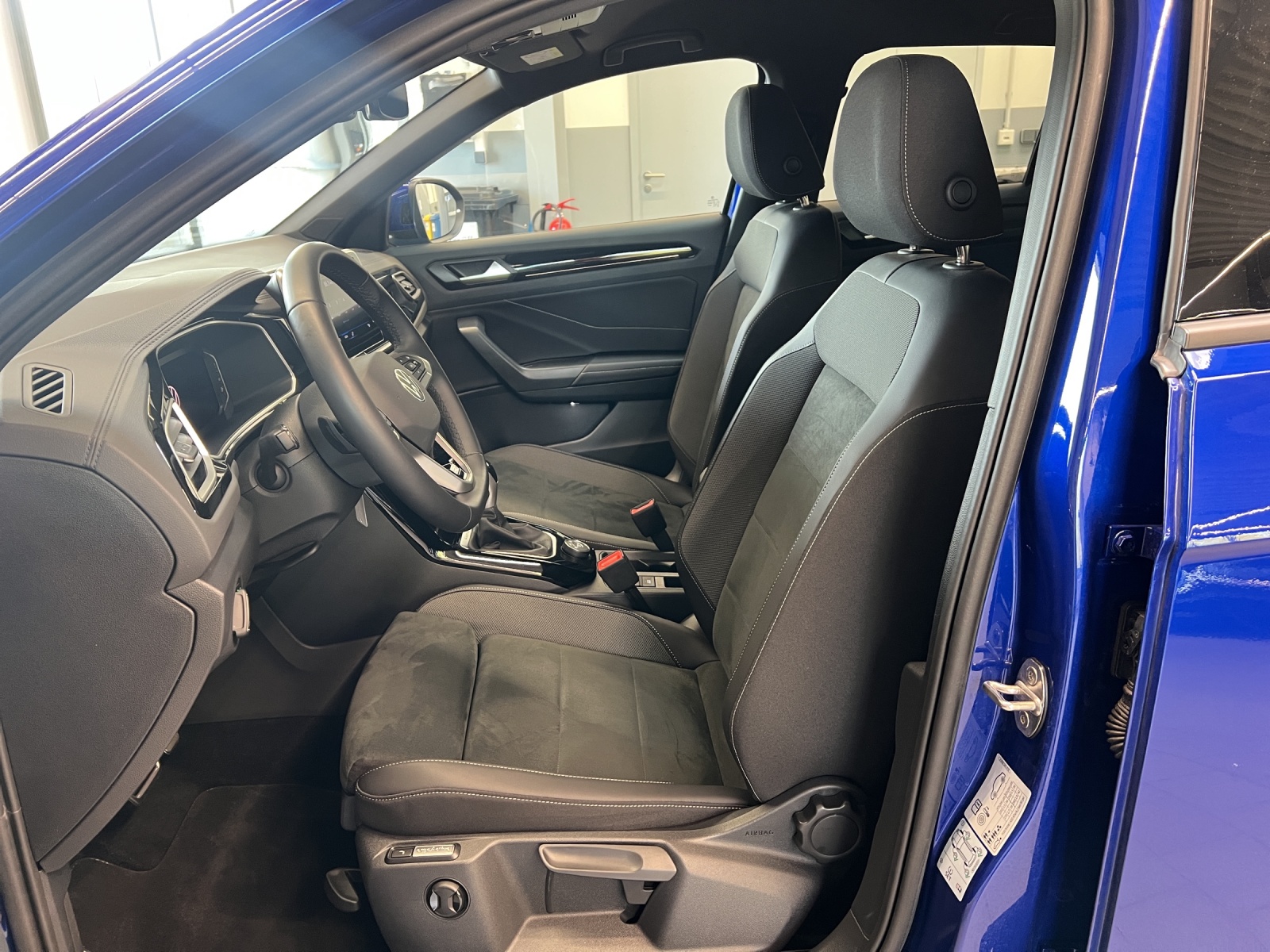 T-Roc 2.0 TSI DSG 4M R-Line IQ-Light DCC Standheizung AHK ACC