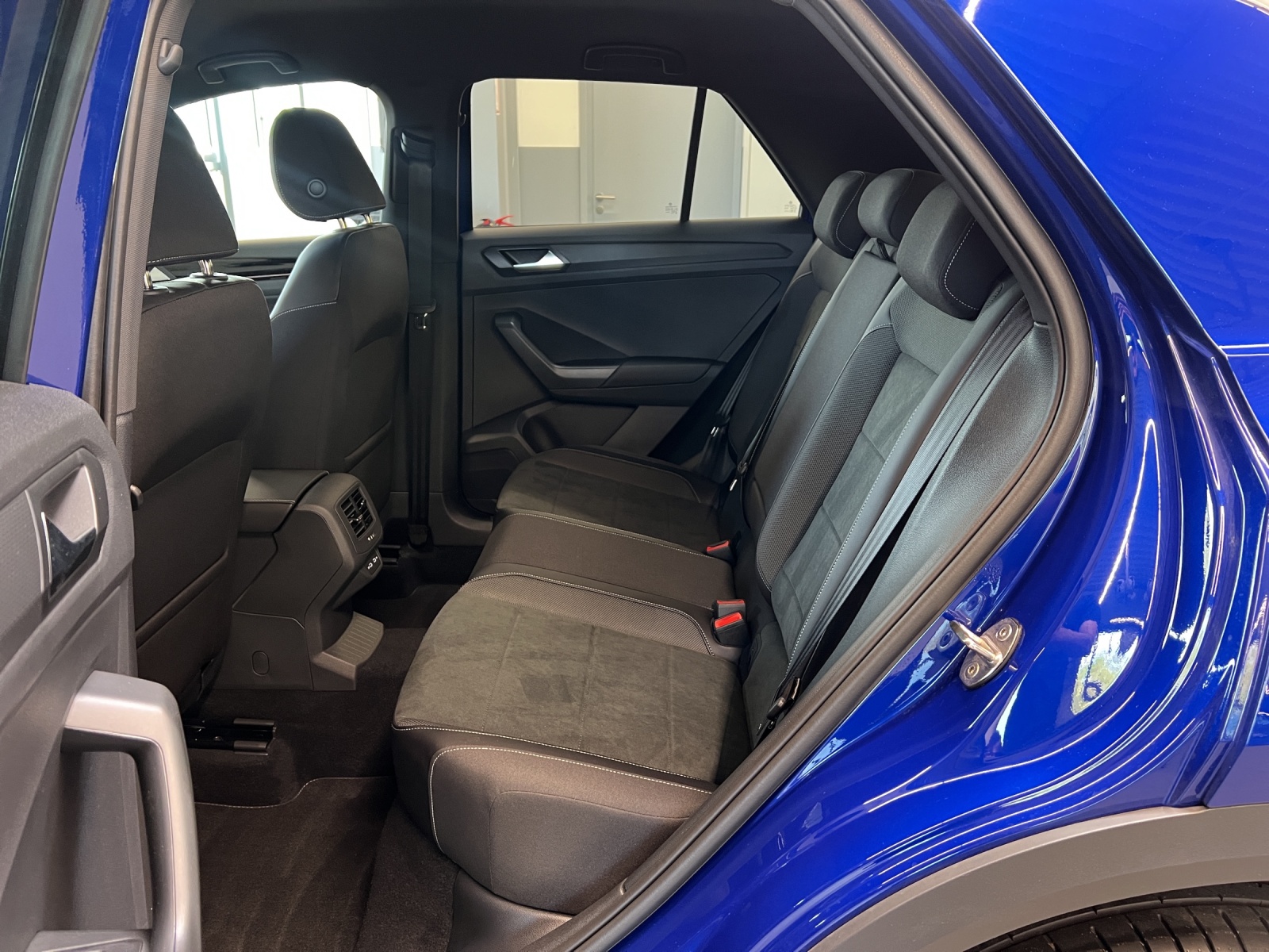 T-Roc 2.0 TSI DSG 4M R-Line IQ-Light DCC Standheizung AHK ACC