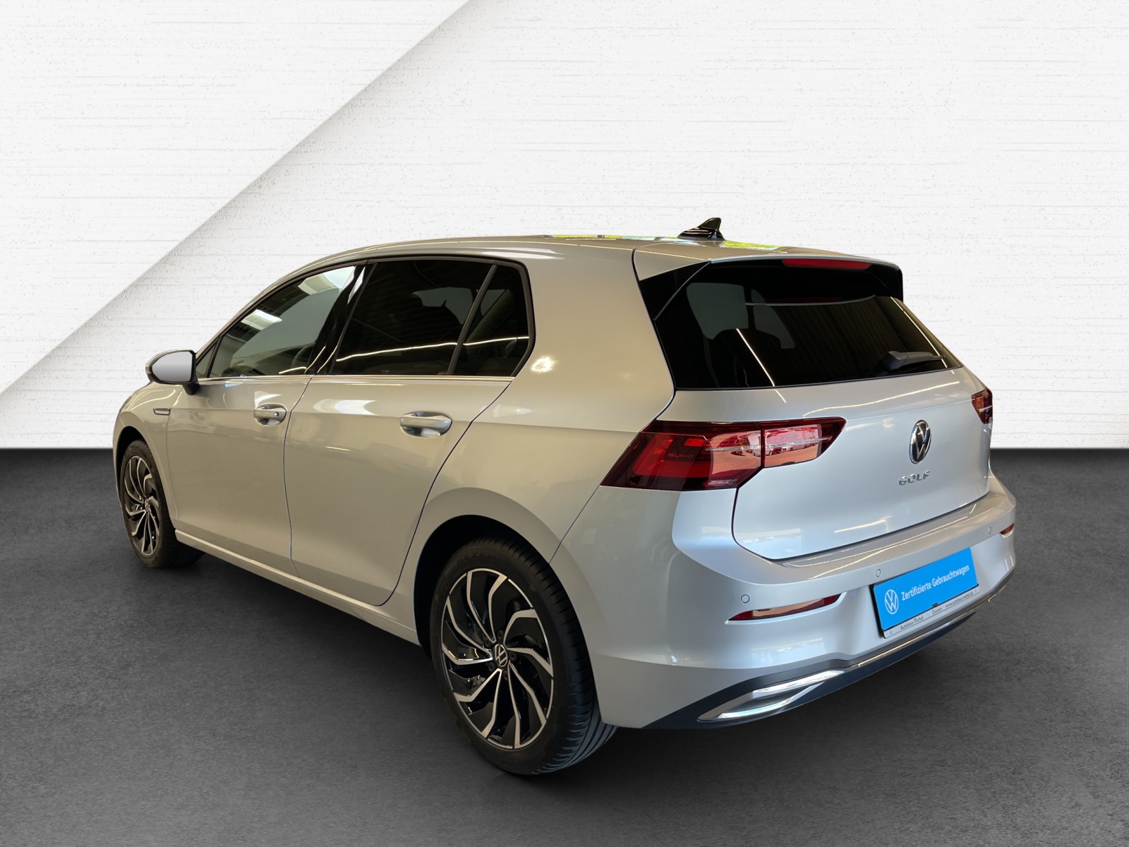 Golf VIII 2.0 TDI DSG Style IQ-Light TravelAssist Navi AHK