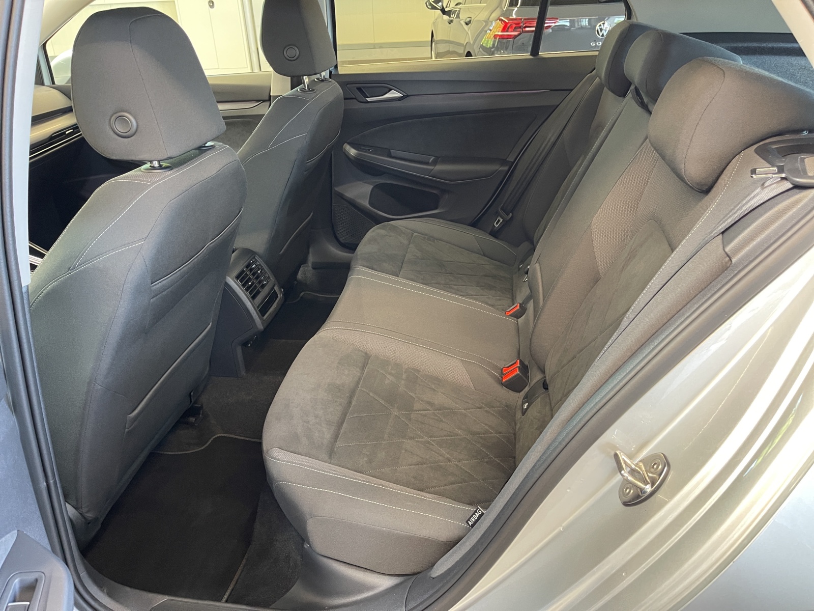 Golf VIII 2.0 TDI DSG Style IQ-Light TravelAssist Navi AHK