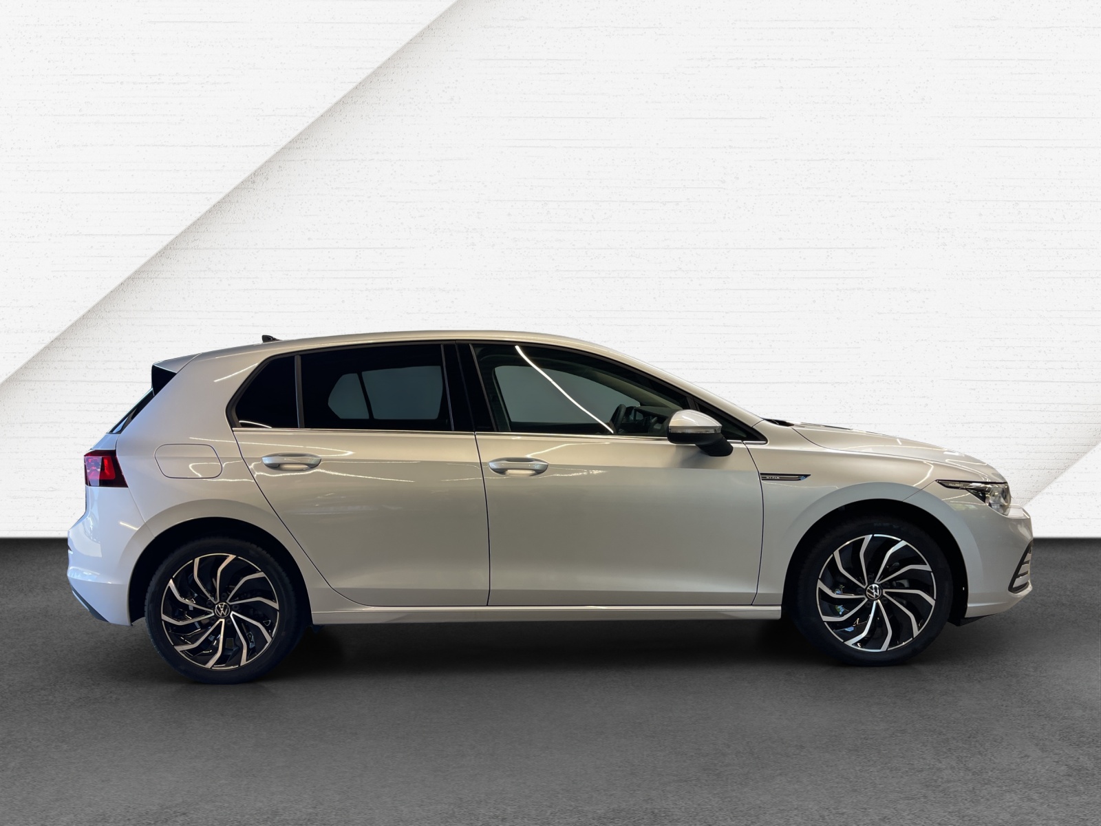 Golf VIII 2.0 TDI DSG Style IQ-Light TravelAssist Navi AHK