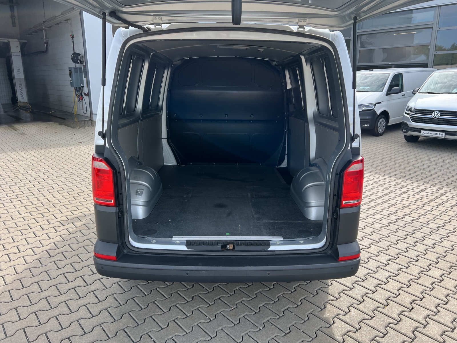 T6 Transporter Kasten 2.0 TDI Klima Navi PDC