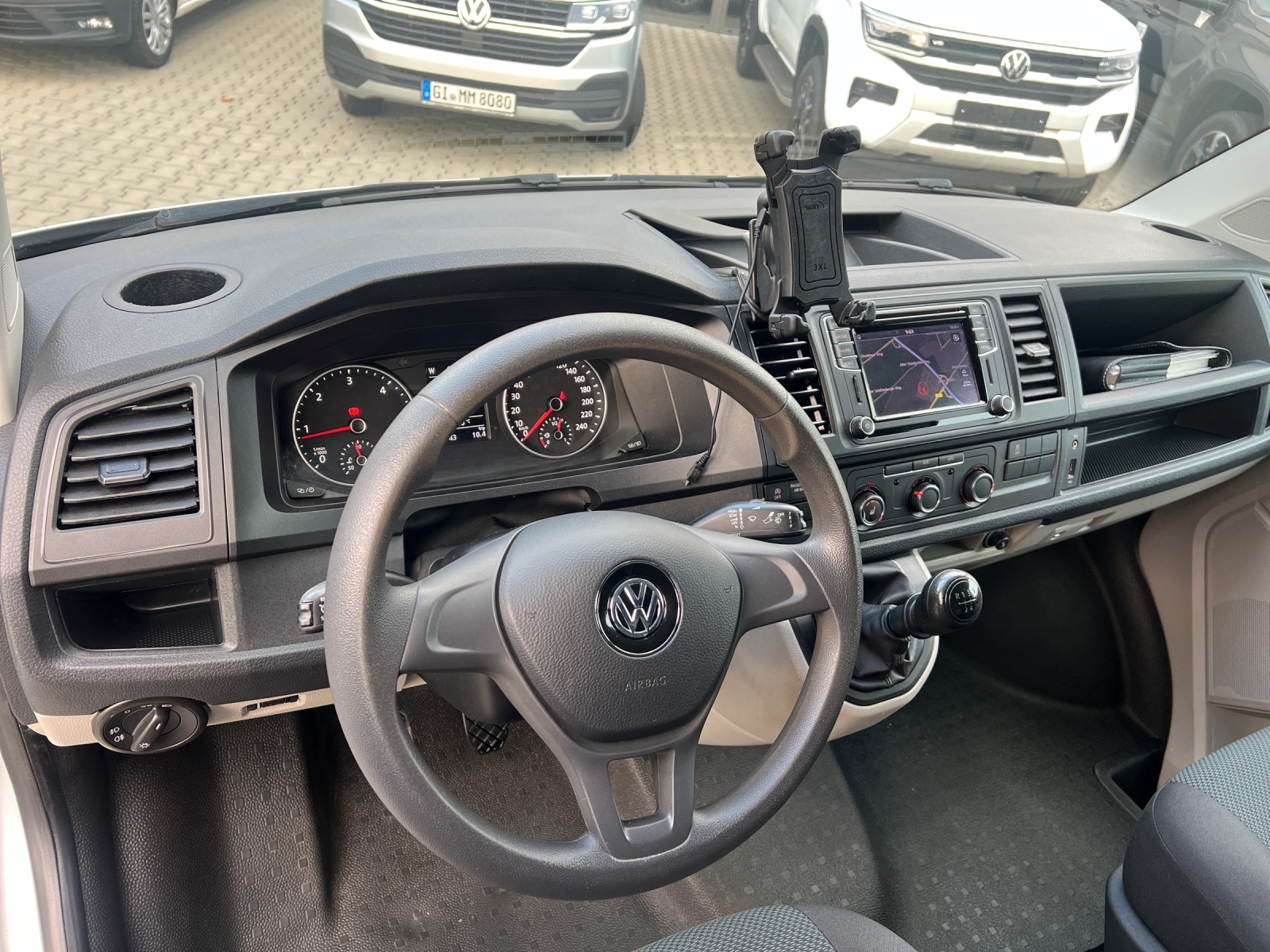 T6 Transporter Kasten 2.0 TDI Klima Navi PDC SH Wasserzusatzheizung