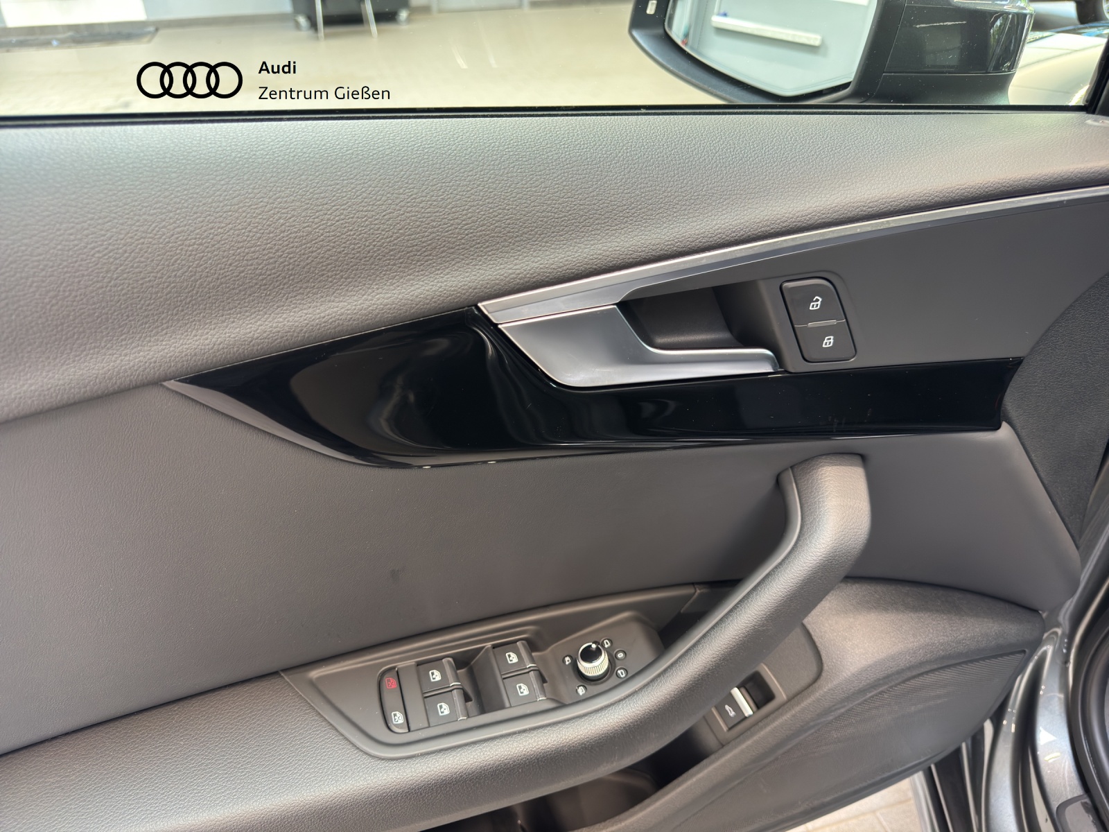 A4 Avant 35 TDI S-tronic S line Black PANO Navi LED