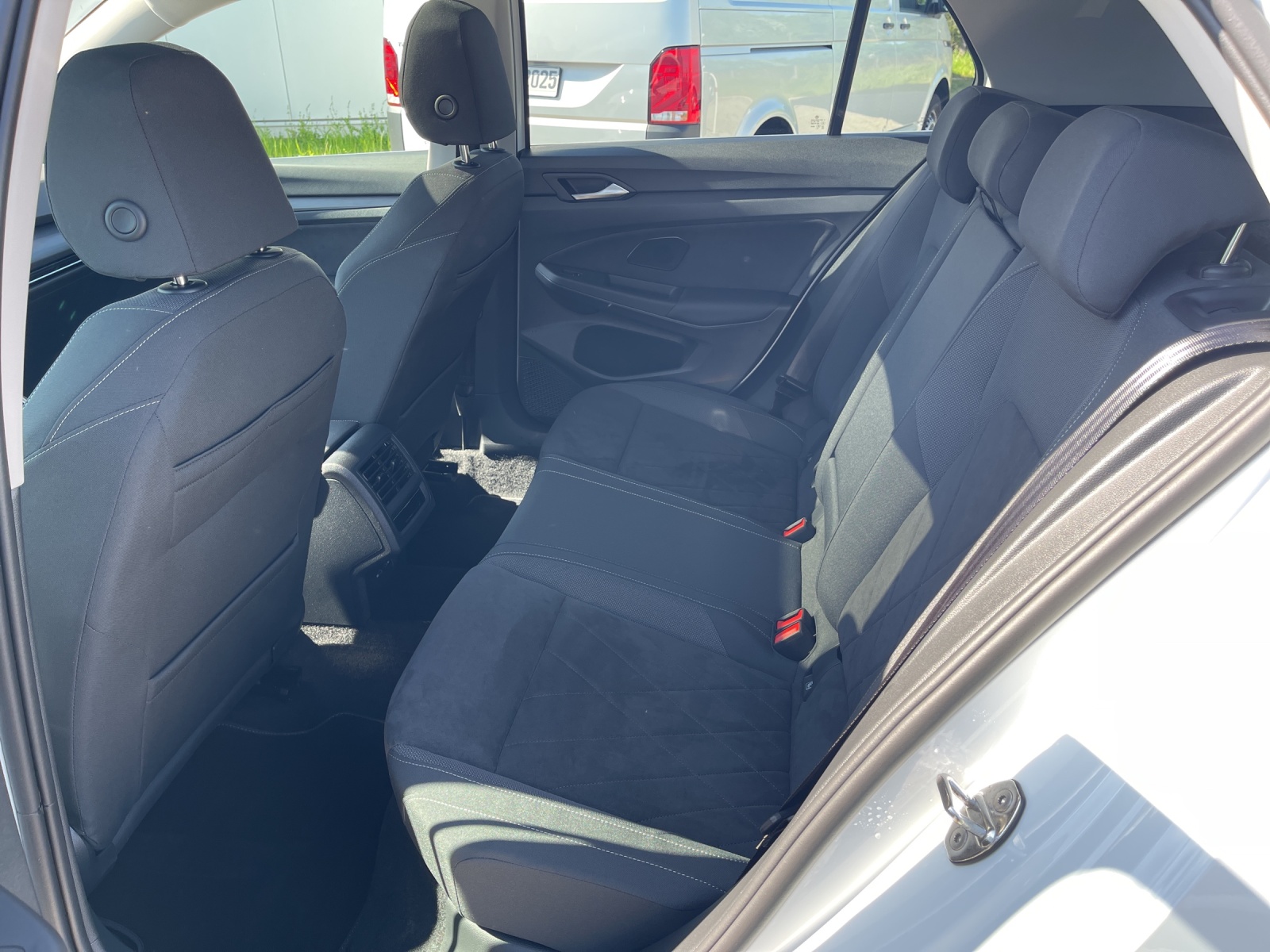 Golf VIII 1.5 eTSI DSG Style Panodach Navi Alu-18Zoll