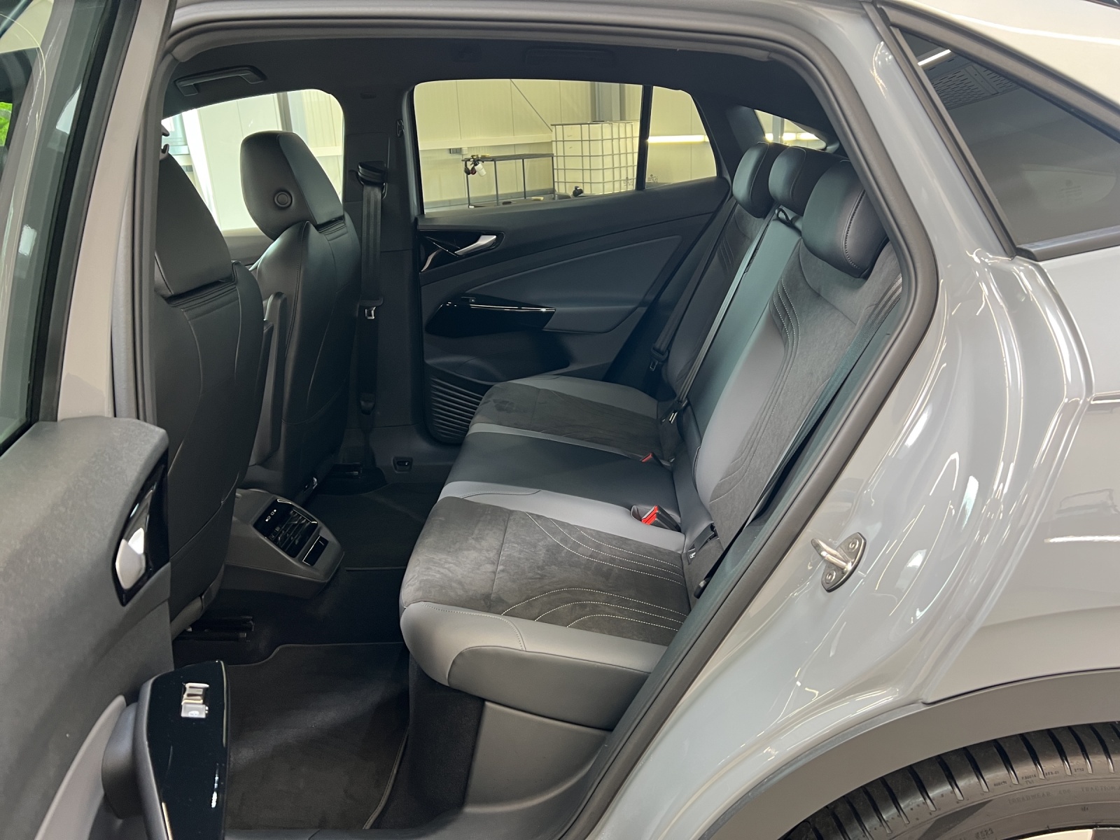 ID.5 Pro 128 kW IQ-Light Infotainment+Design-Paket
