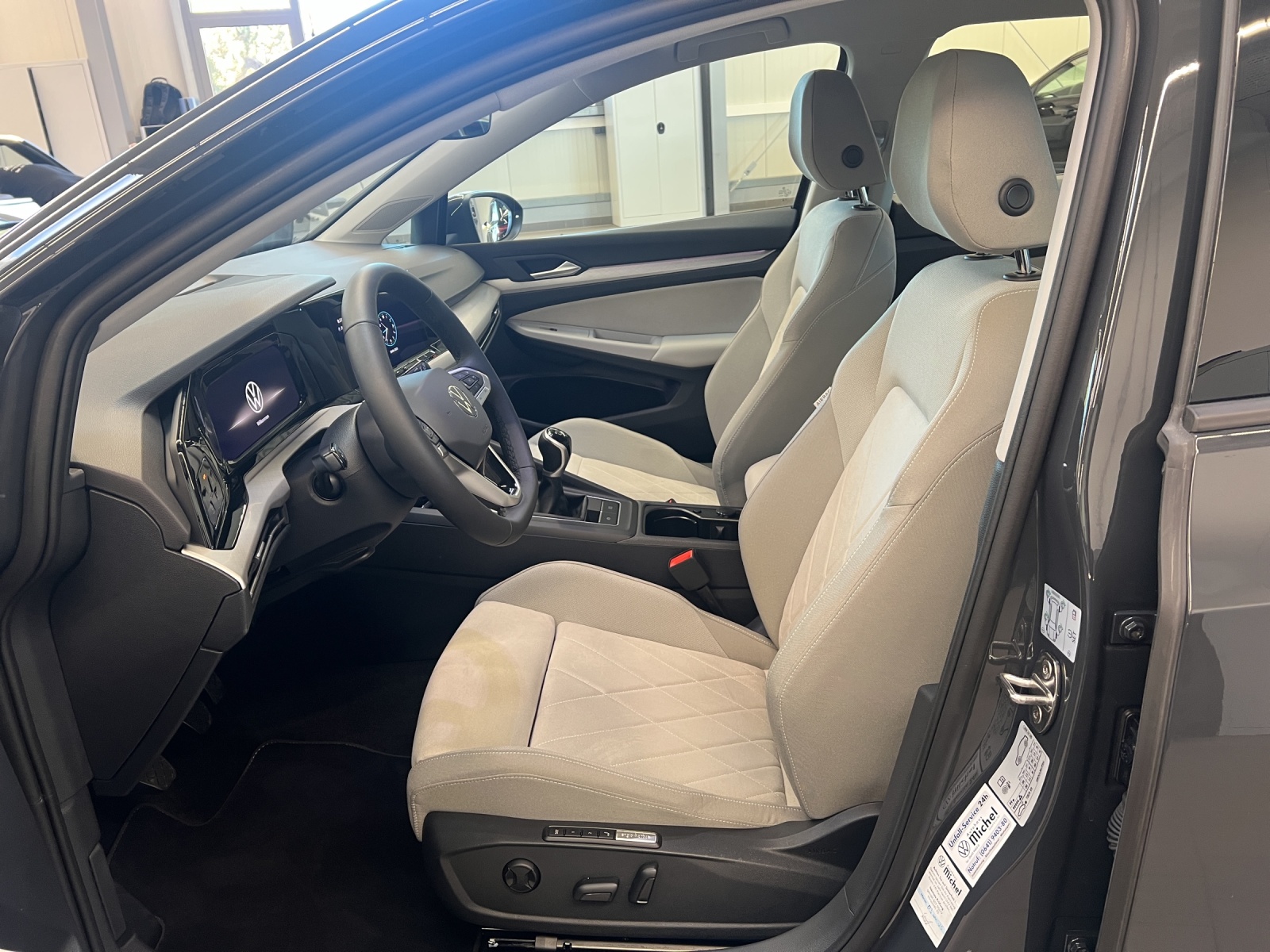 Golf VIII Variant 1.0 TSI Life LED TravelAssist Navi ErgoActive