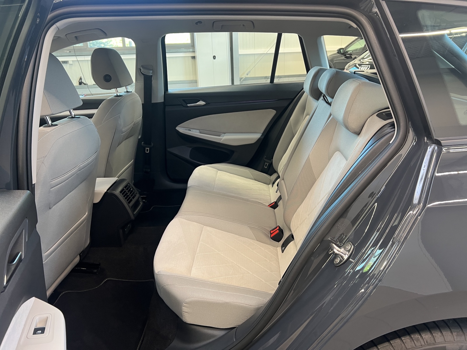 Golf VIII Variant 1.0 TSI Life LED TravelAssist Navi ErgoActive