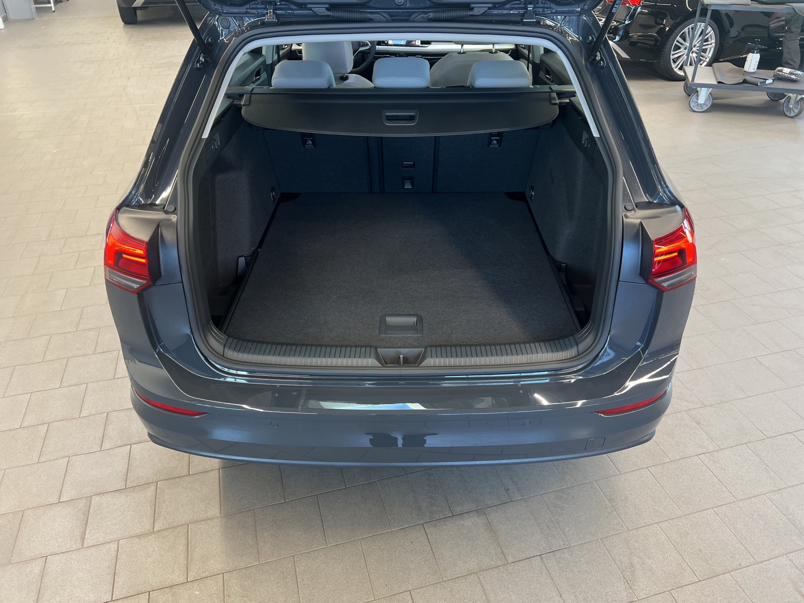 Golf VIII Variant 1.0 TSI Life LED TravelAssist Navi ErgoActive