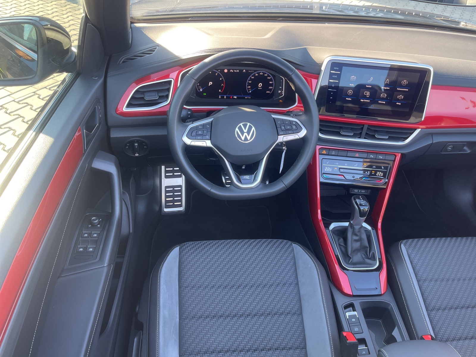 T-Roc Cabrio 1.5 TSI DSG R-Line IQ-Light DCC Standheizung Navi