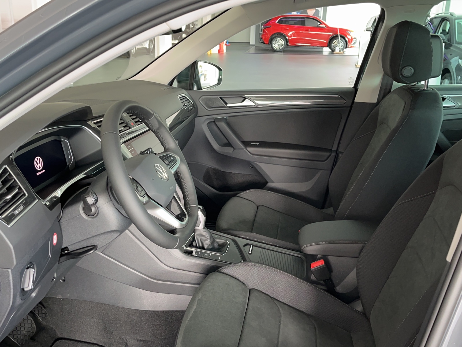 Tiguan 1.5 TSI DSG Elegance LED-Matrix TravelAssist AHK Navi