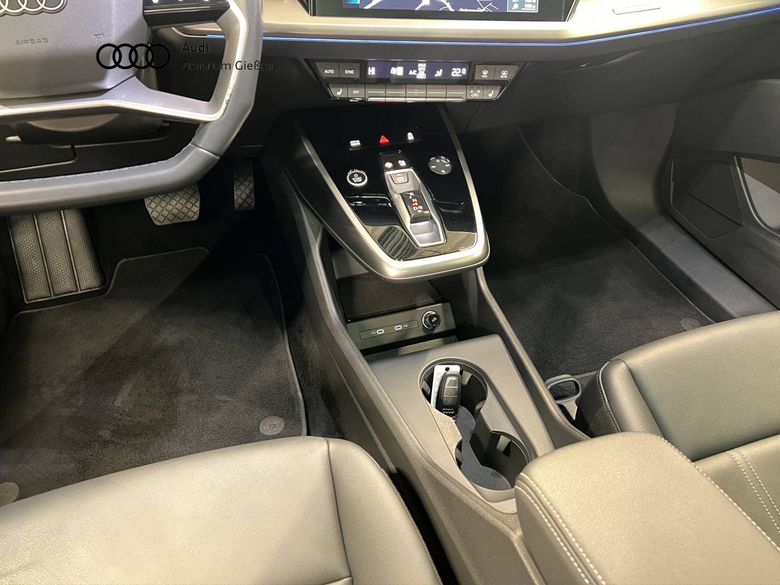 Q4 e-tron Sportback 50 quattro PANO SONOS MMI Navi