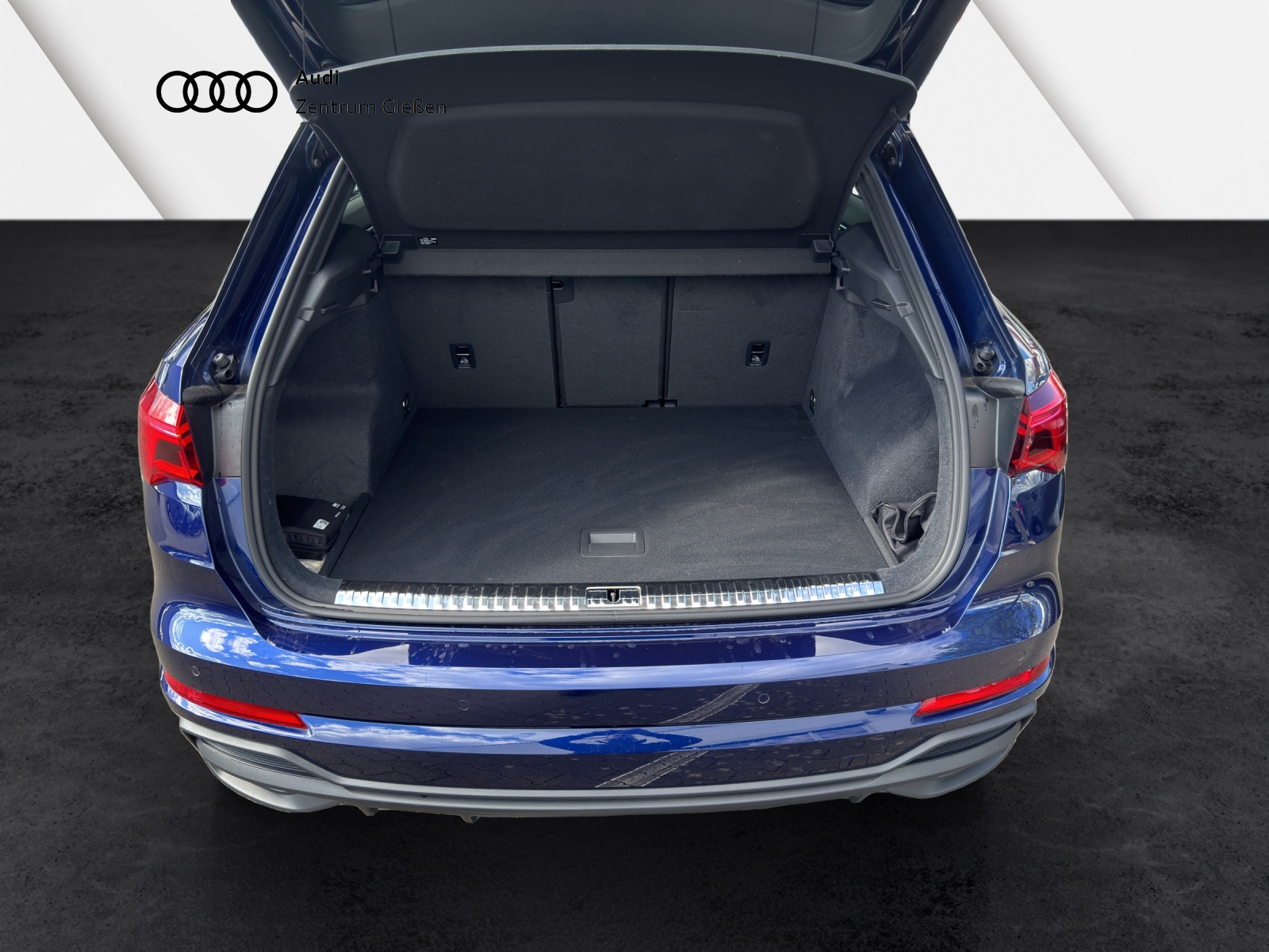 Q3 40 TFSI quattro S line Pano 360°Kamera Matrix-LED
