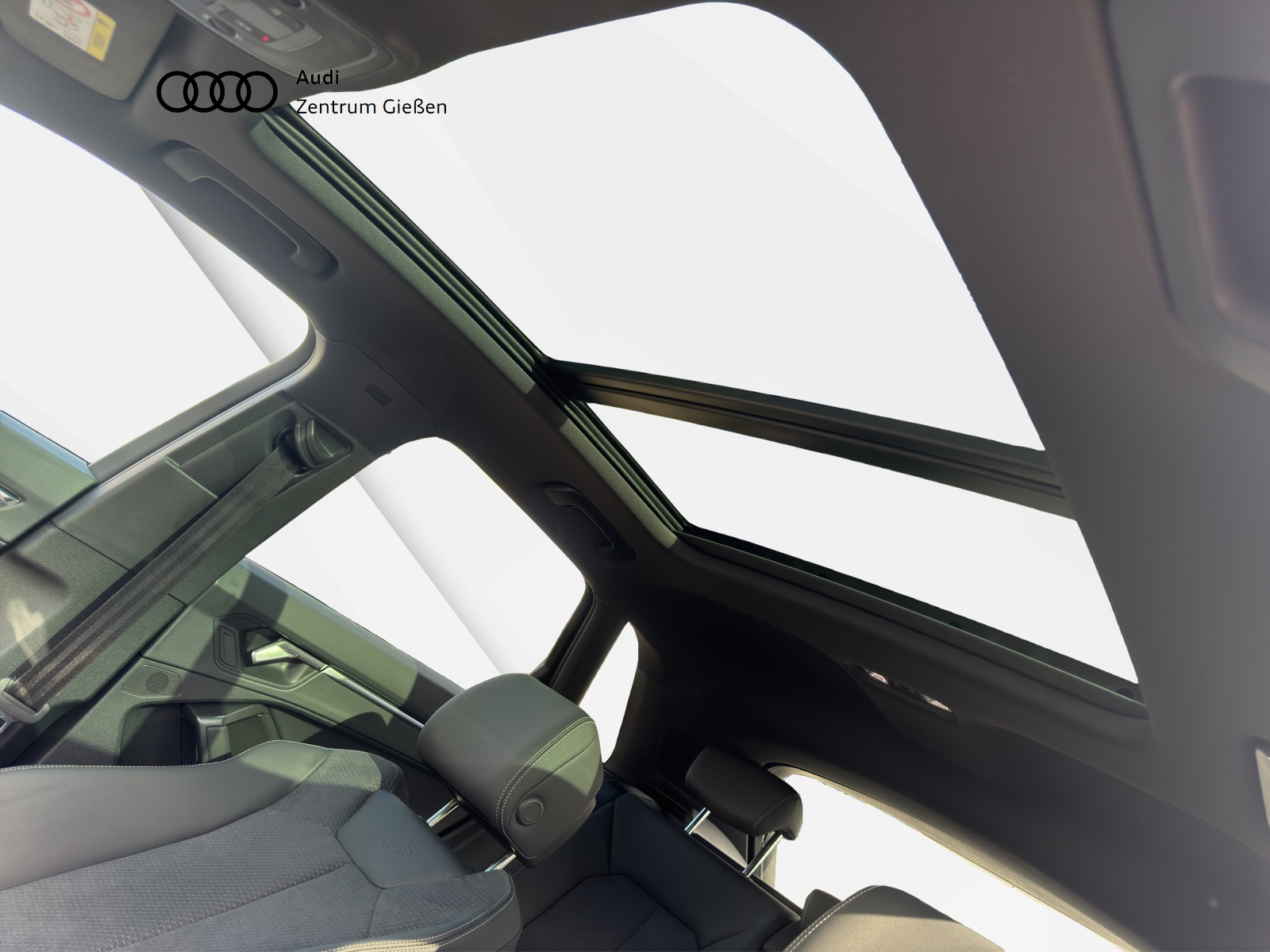 Q3 40 TFSI quattro S line Pano 360°Kamera Matrix-LED