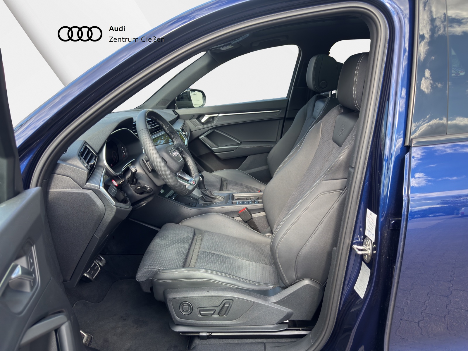 Q3 40 TFSI quattro S line Pano 360°Kamera Matrix-LED