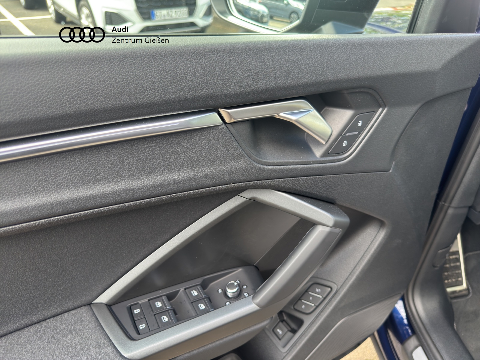 Q3 40 TFSI quattro S line Pano 360°Kamera Matrix-LED