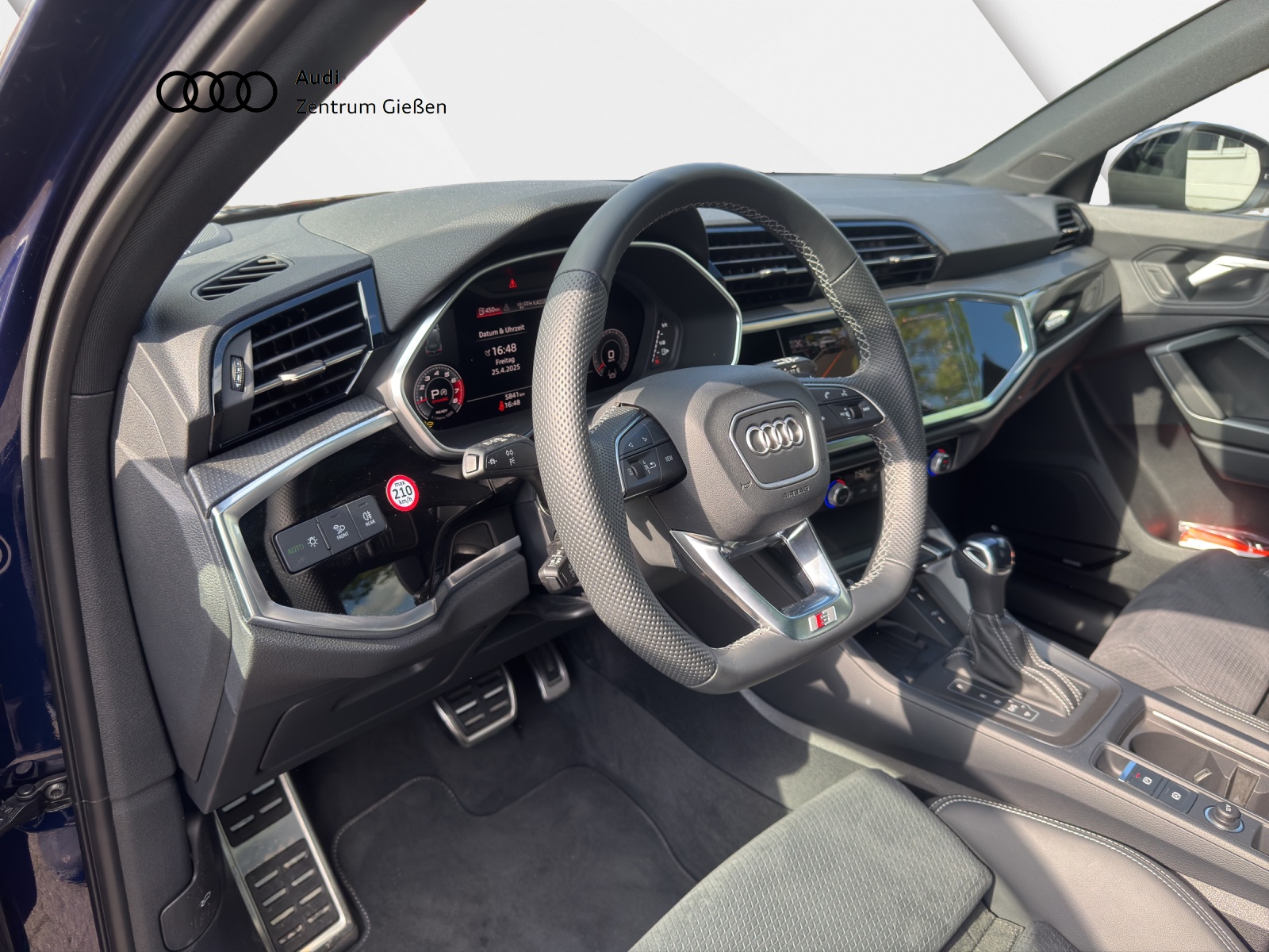 Q3 40 TFSI quattro S line Pano 360°Kamera Matrix-LED