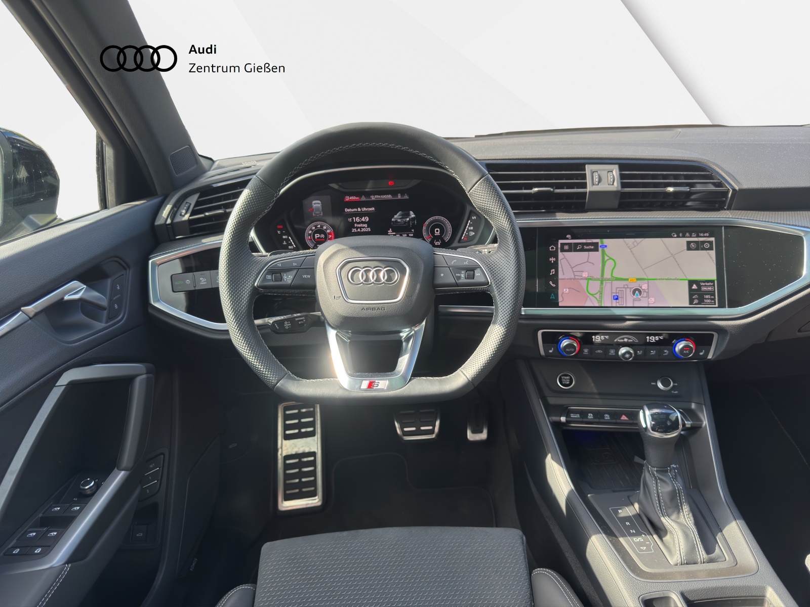 Q3 40 TFSI quattro S line Pano 360°Kamera Matrix-LED
