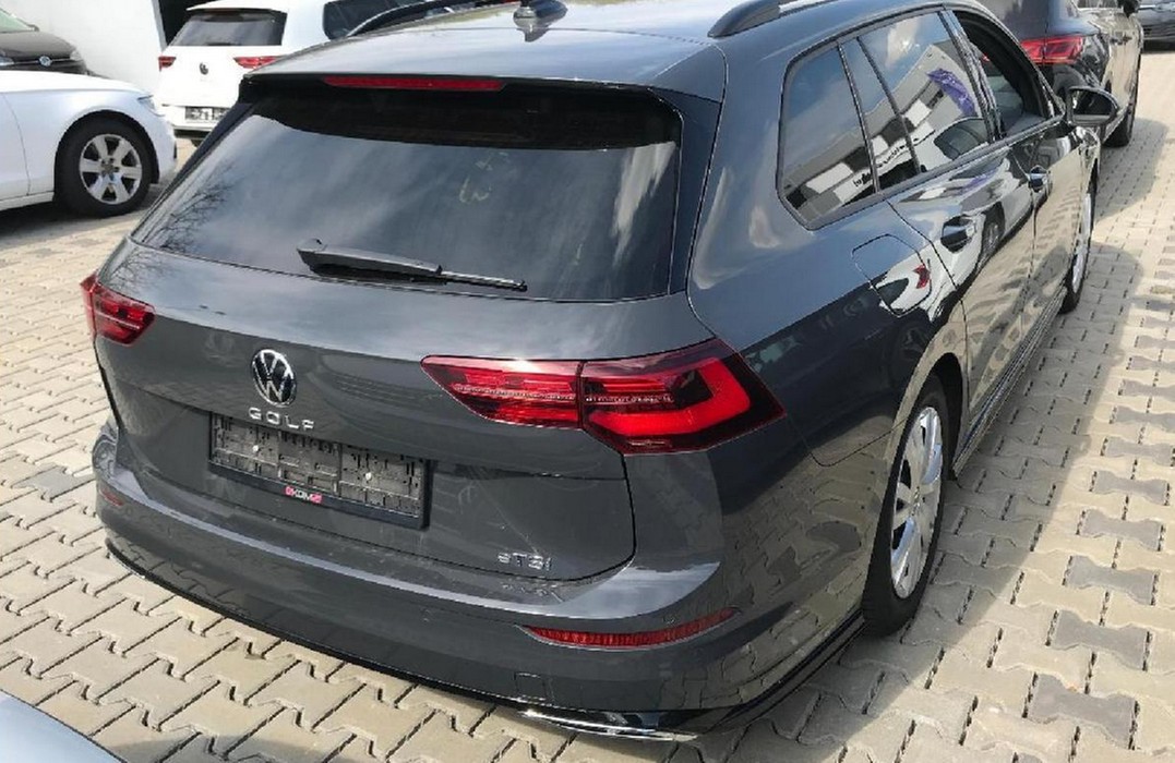 Golf VIII Variant 1.5 eTSI DSG R-Line IQ-Light Navi Alu-18Zoll Harmann-Kardon