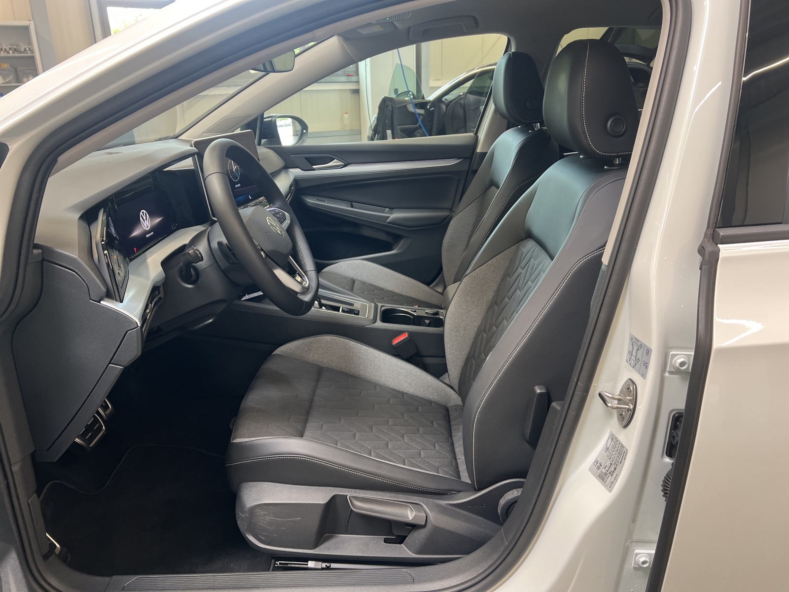 Golf VIII 2.0 TDI DSG Goal LED-Plus TravelAssist Navi AHK