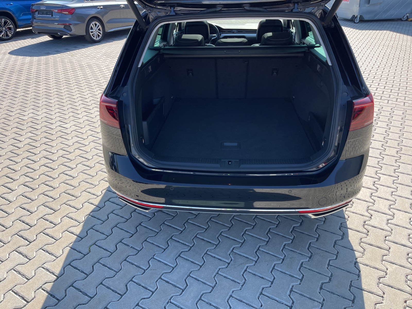 Passat Variant TSI Plug-In Hybrid DSG GTE IQ-Light DCC Standheizung Panodach Leder