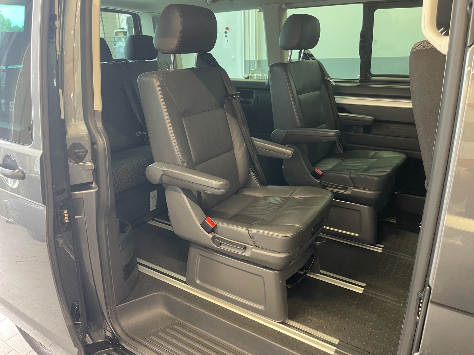 T6 Multivan Trendline 6.1 Family 2.0 TDI DSG Climatronik ACC AHK