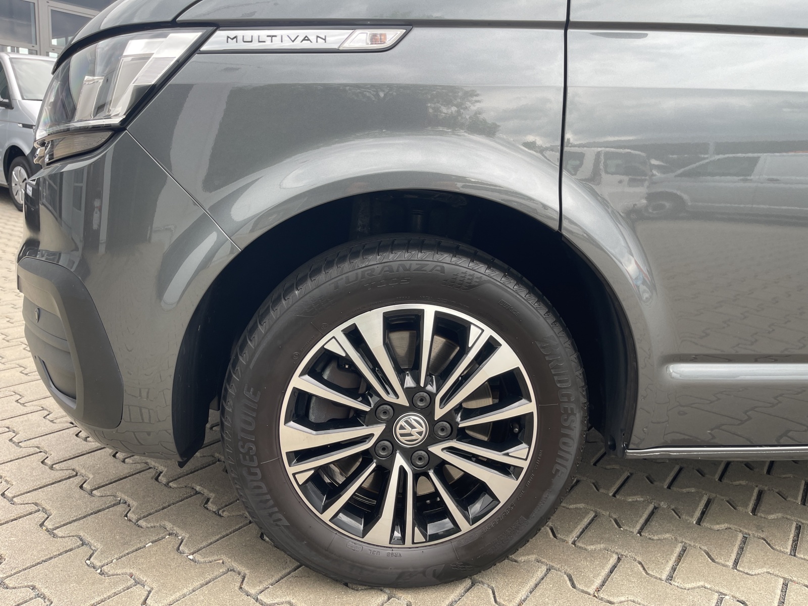 T6 Multivan Trendline 6.1 Family 2.0 TDI DSG Climatronik ACC AHK