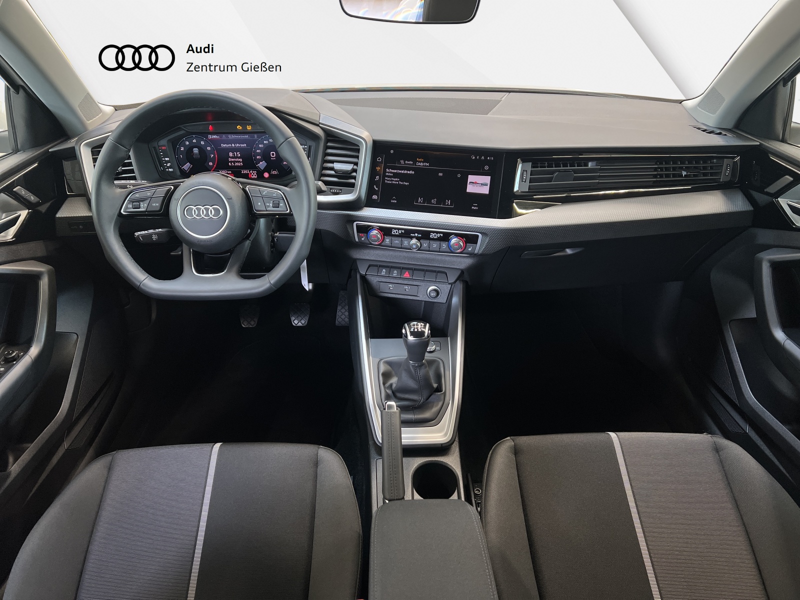 A1 Sportback 25 TFSI advanced black smartphone interface