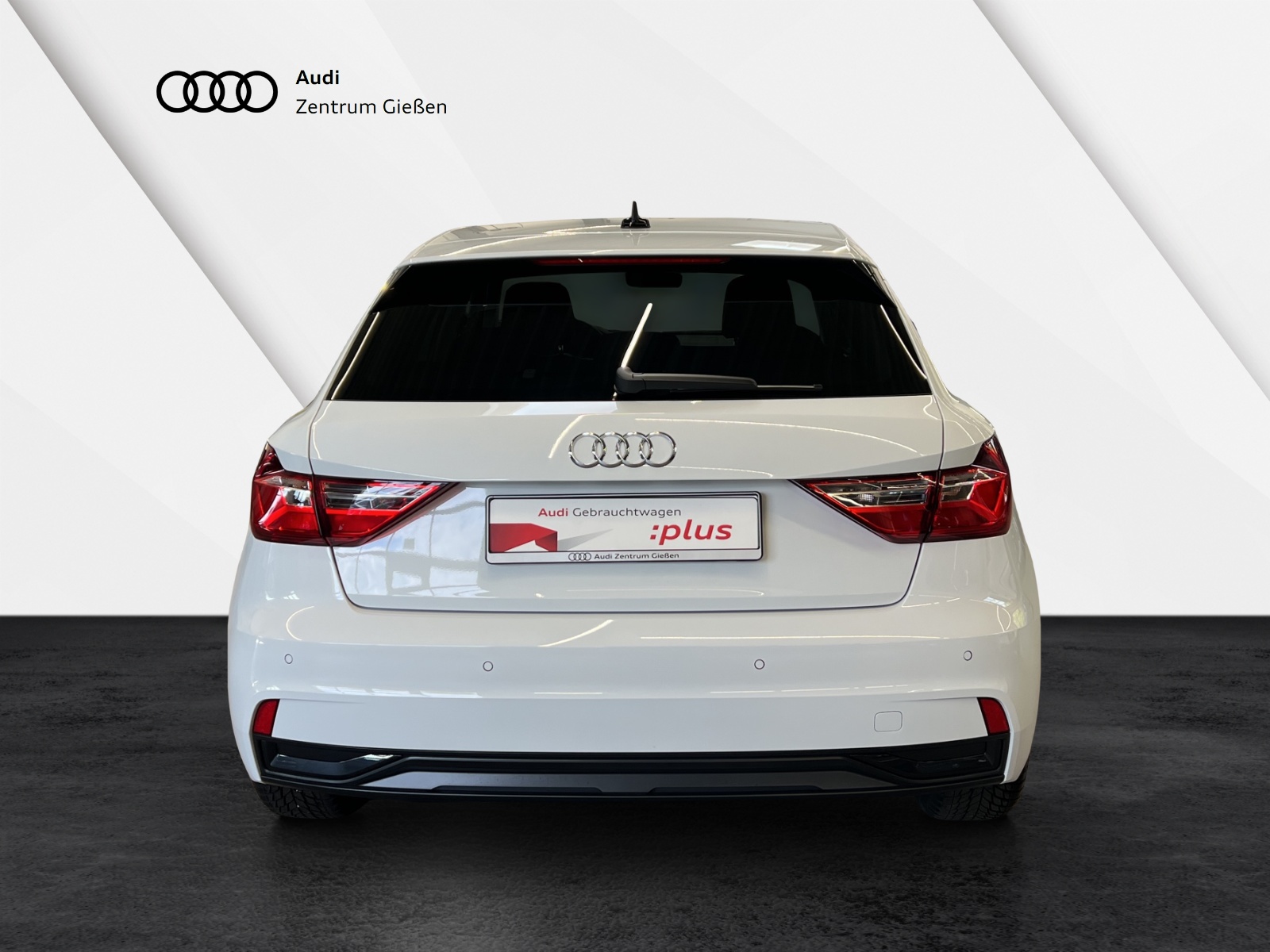 A1 Sportback 25 TFSI advanced black smartphone interface