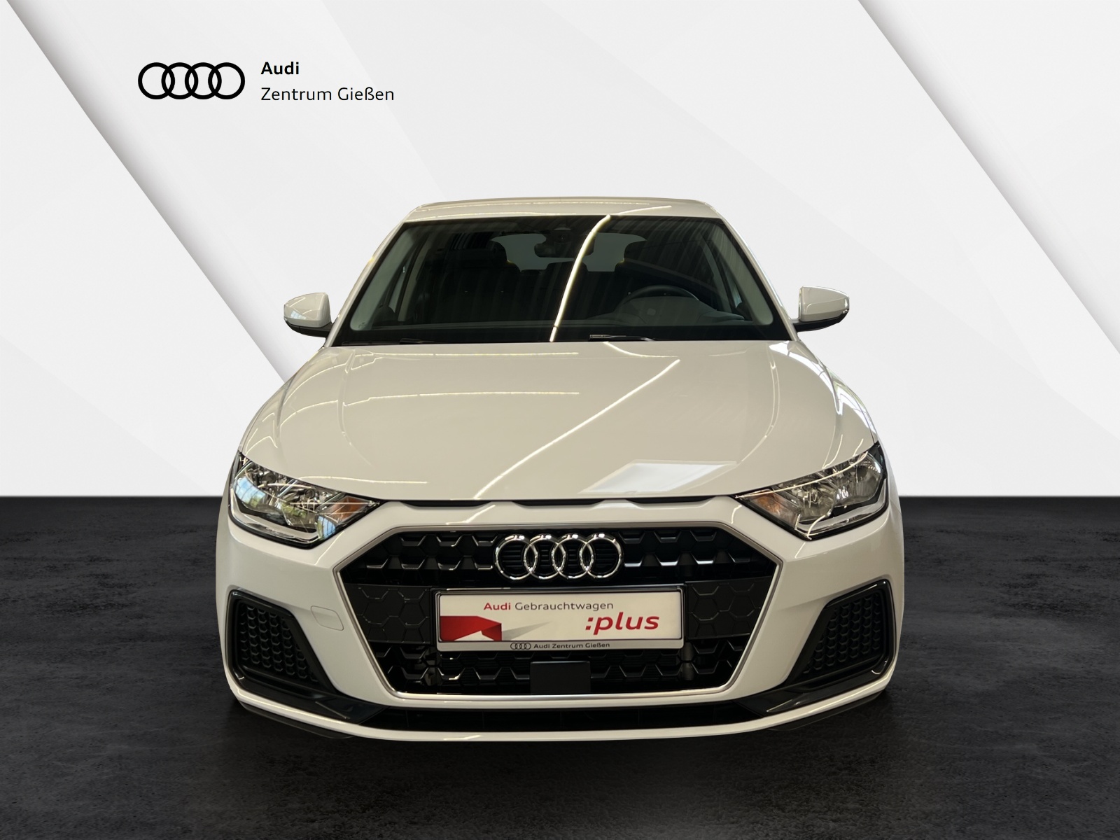 A1 Sportback 25 TFSI advanced black smartphone interface