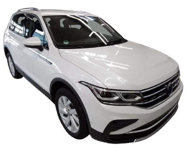 Tiguan 2.0 TDI DSG Elegance IQ-Light ACC Navi AHK Rückkamera