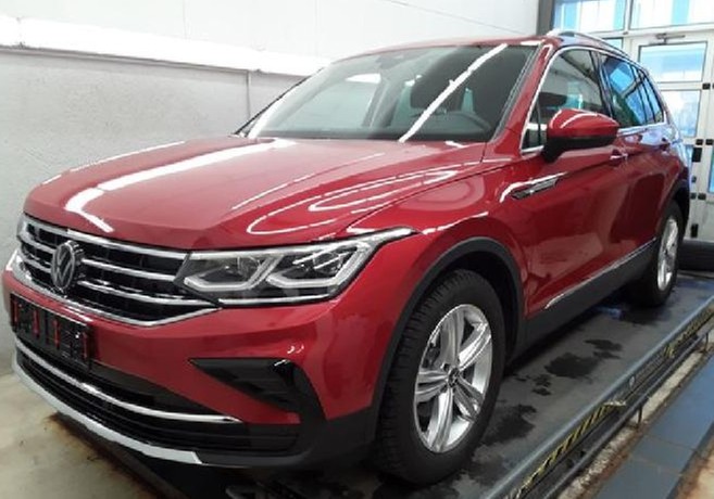 Tiguan 2.0 TDI DSG Elegance LED-Matrix TravelAssist Navi AHK Alu-18Zoll