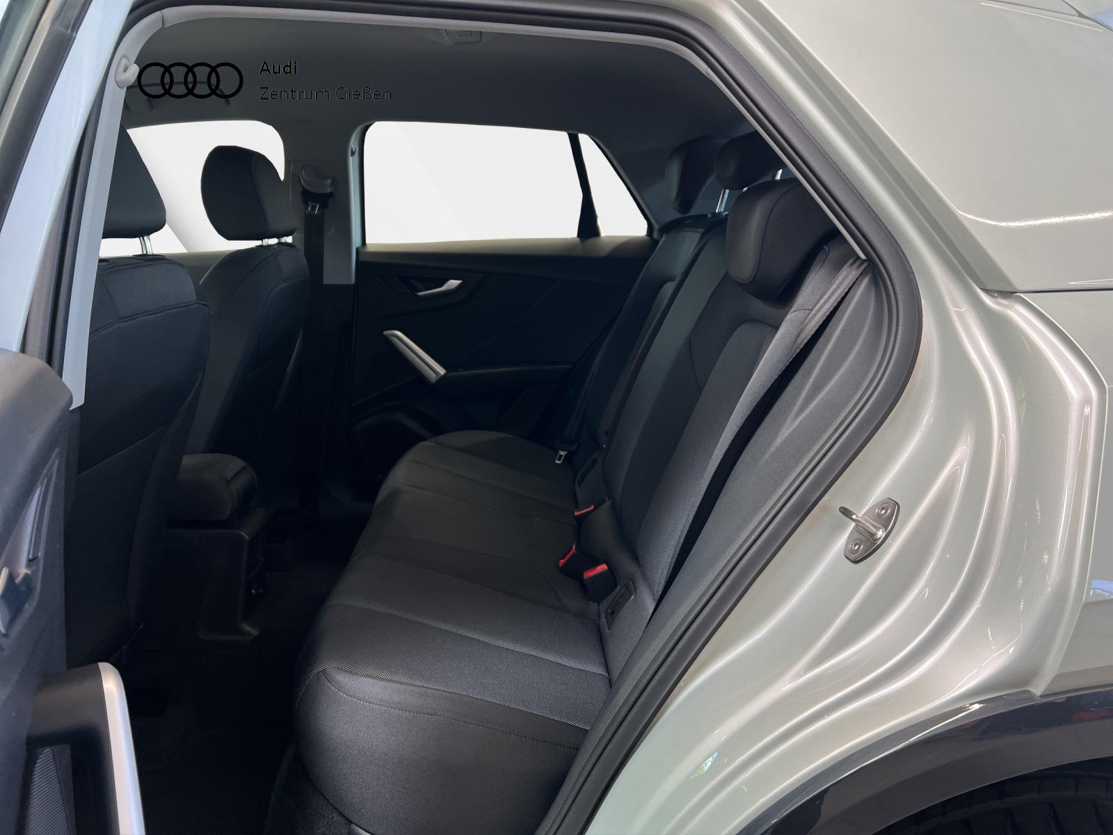 Q2 35 TFSI S tronic advanced MATRIX-LED ACC Kamera