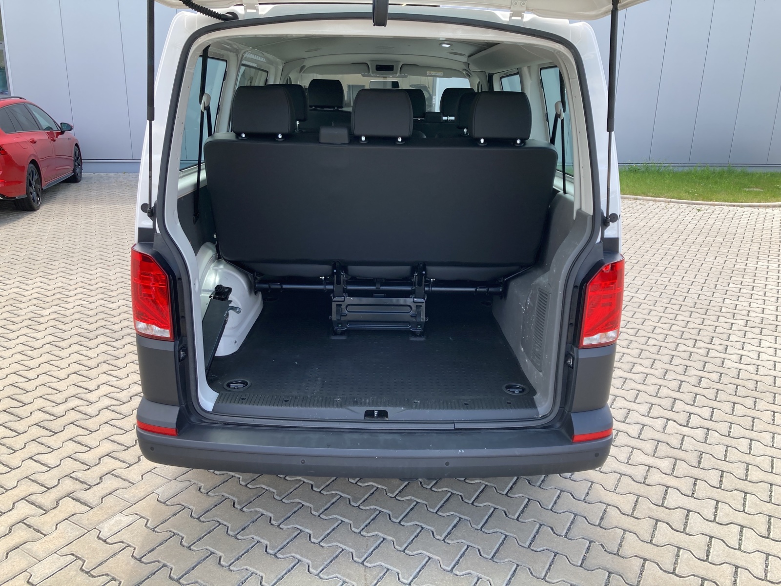 T6 Transporter 6.1 Kombi 2.0 l TDI EcoProfi FWD Doppelkima PDC hinten el. Außenspiegel