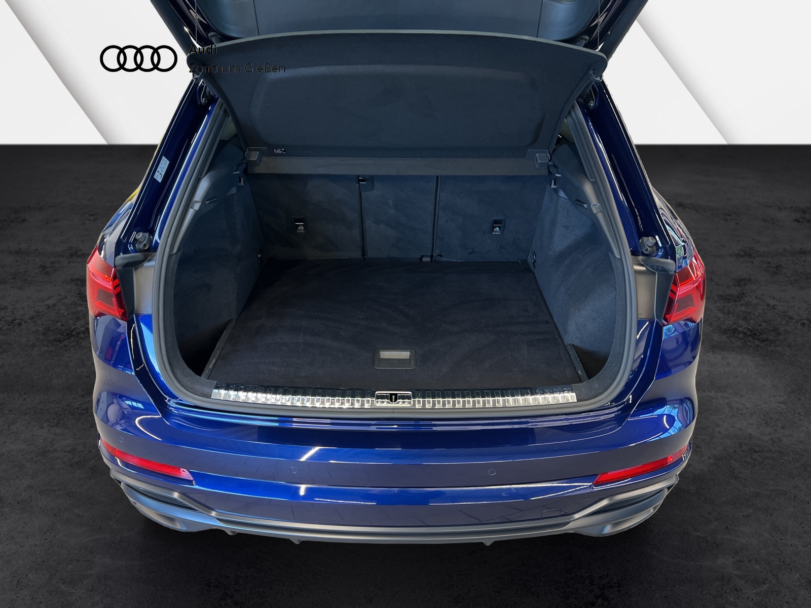 Q3 40 TDI quattro S line Black Pano AHK Navi LED