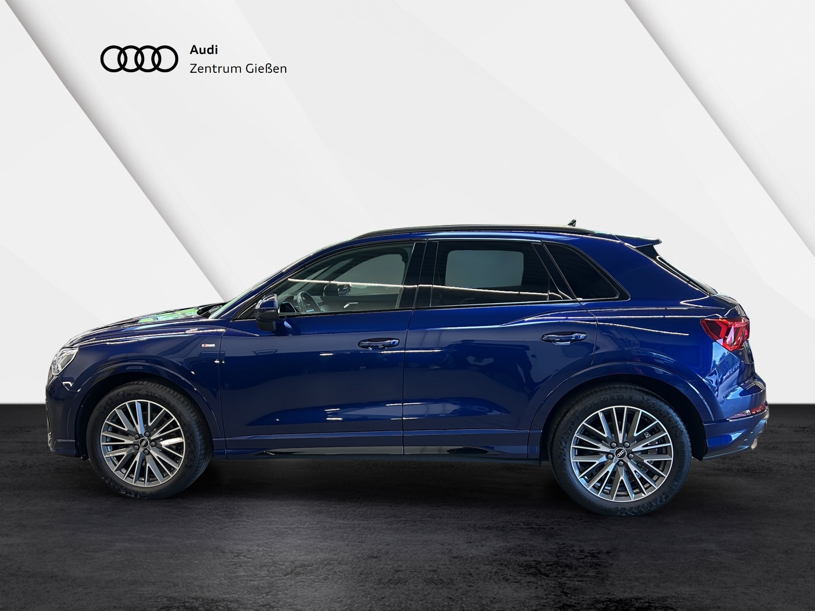 Q3 40 TDI quattro S line Black Pano AHK Navi LED