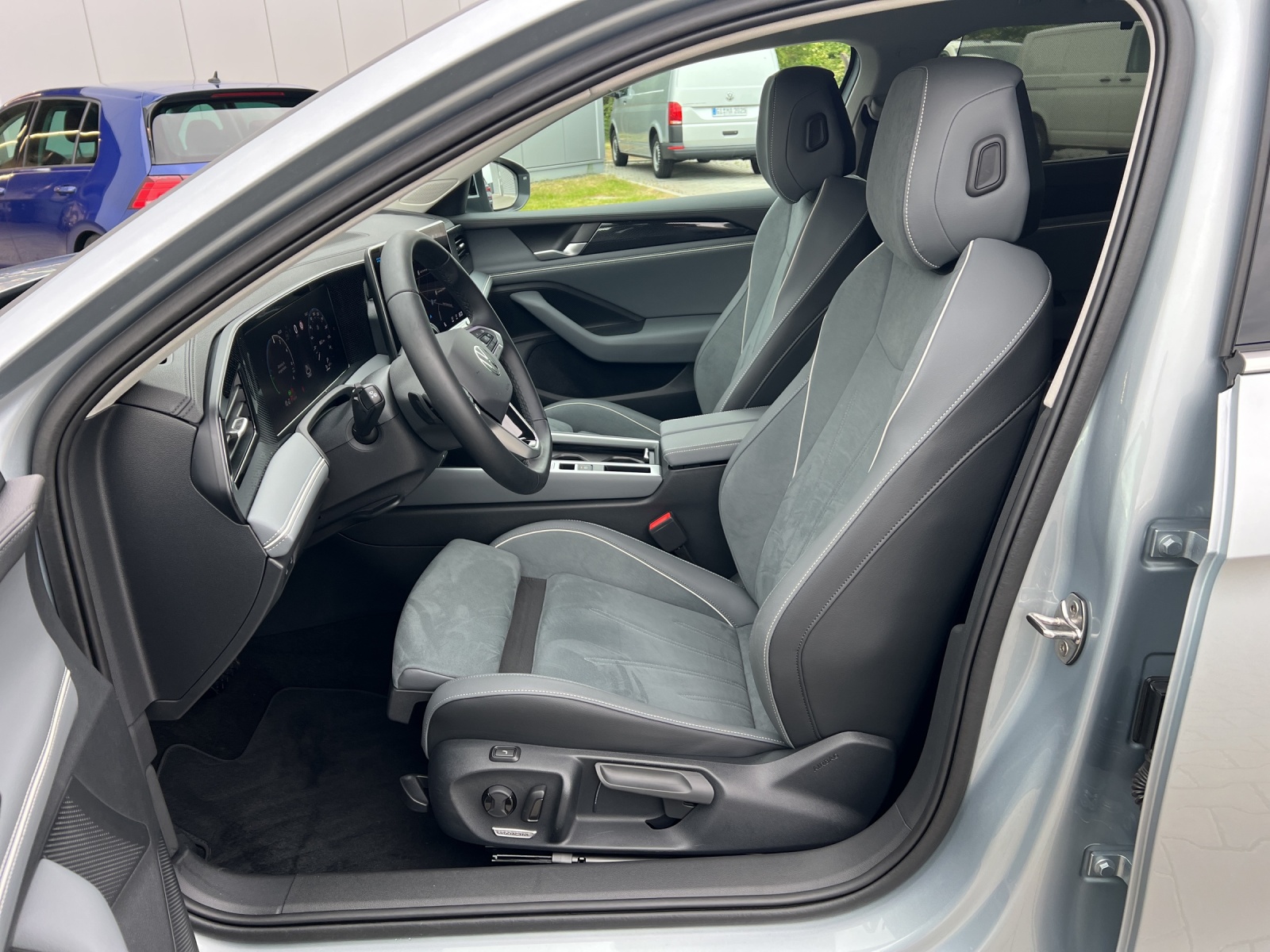 Passat Variant TSI Plug-In Hybrid DSG Business LED Navi AHK ErgoActive