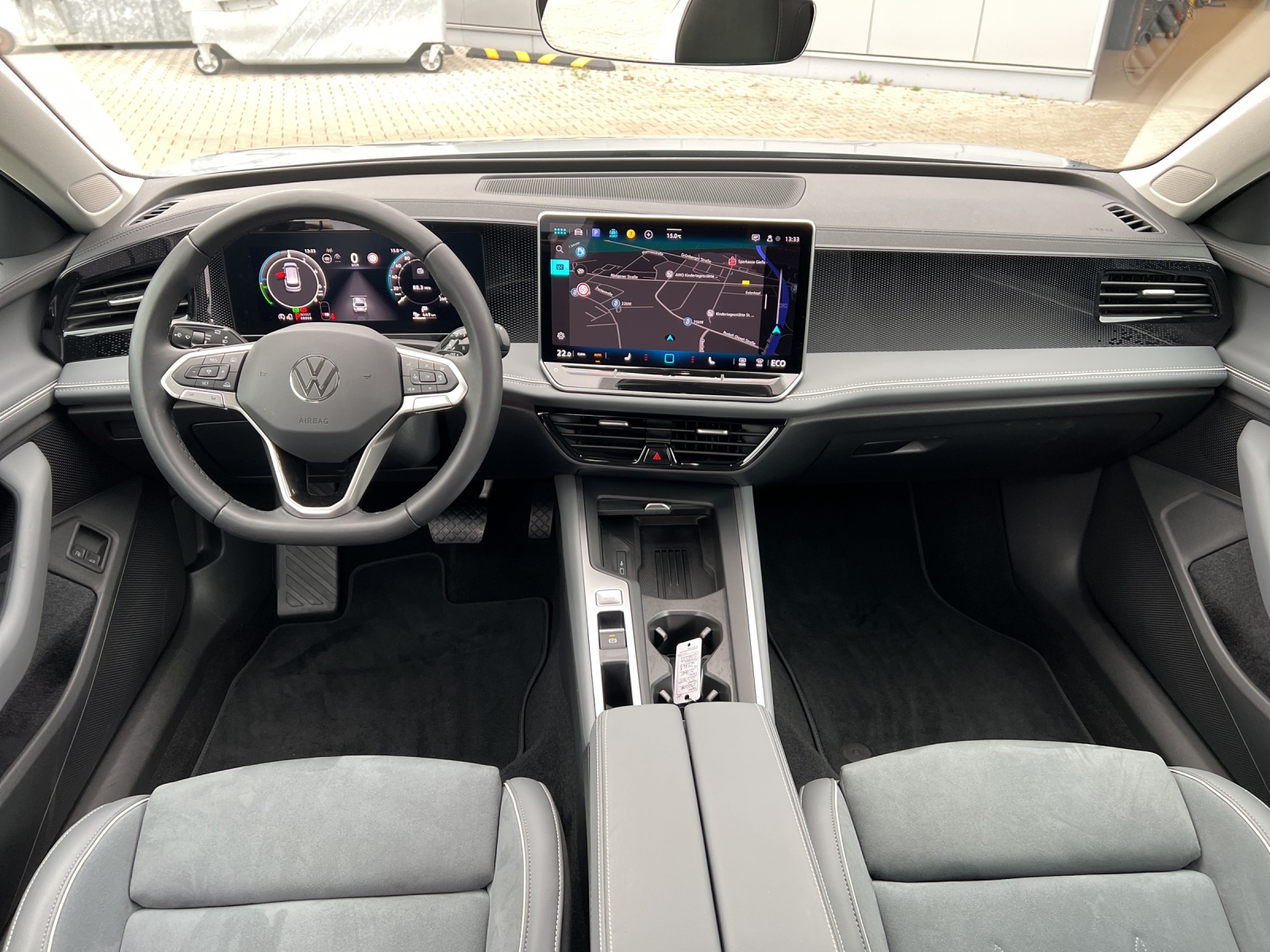 Passat Variant TSI Plug-In Hybrid DSG Business LED Navi AHK ErgoActive
