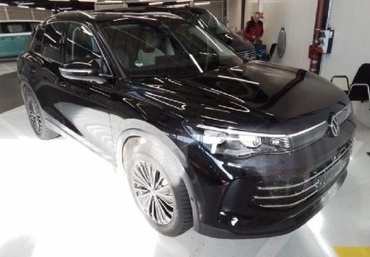 Tiguan 2.0 TDI DSG Elegance IQ-Light DCC Standheizung AHK Panodach