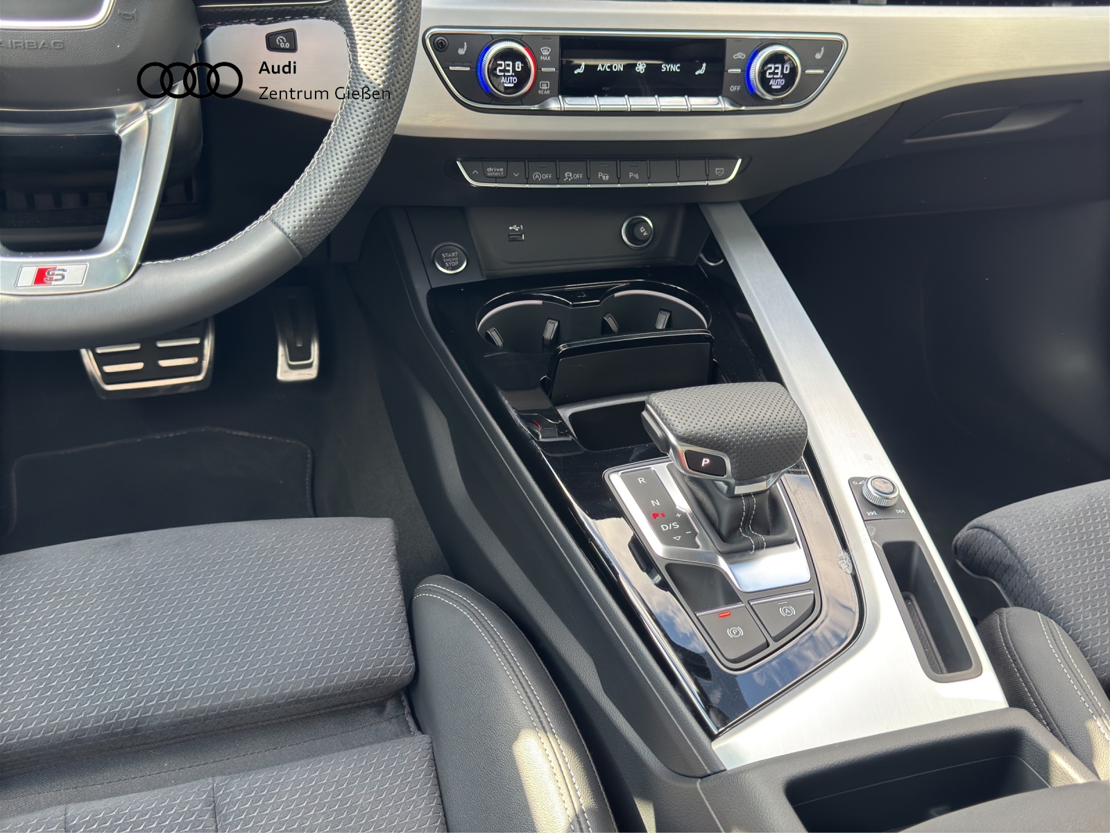 A4 Avant 40 TFSI S line Black B&O Pano Matrix-LED