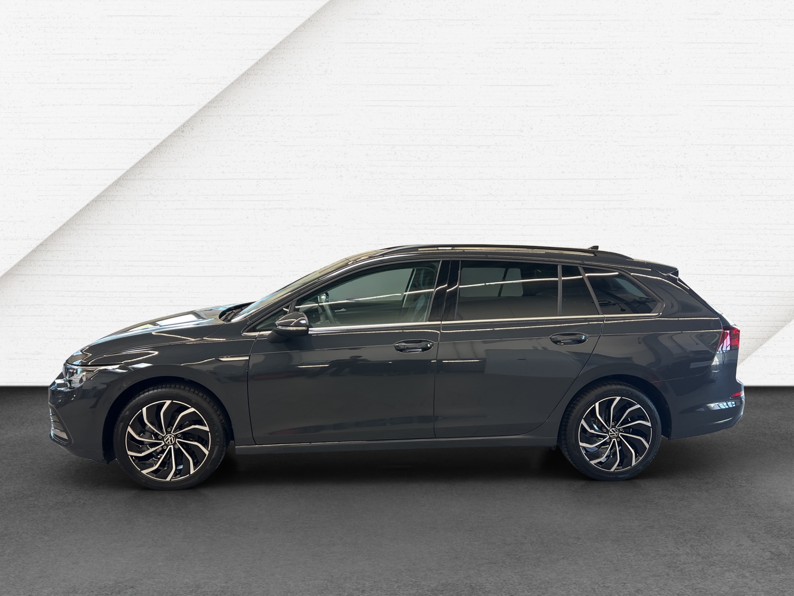 Golf VIII Variant 1.5 eTSI DSG Style IQ-Light Panodach Navi AHK ACC