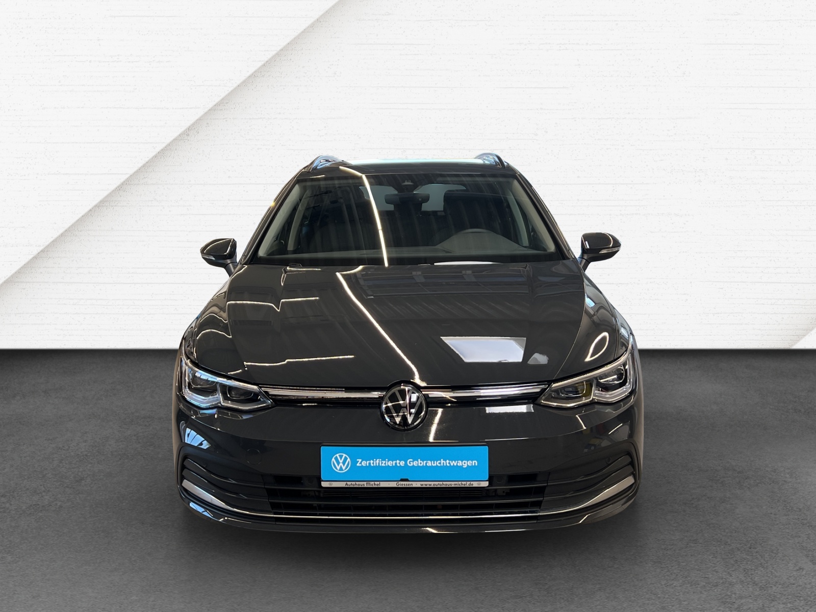 Golf VIII Variant 1.5 eTSI DSG Style IQ-Light Panodach Navi AHK ACC