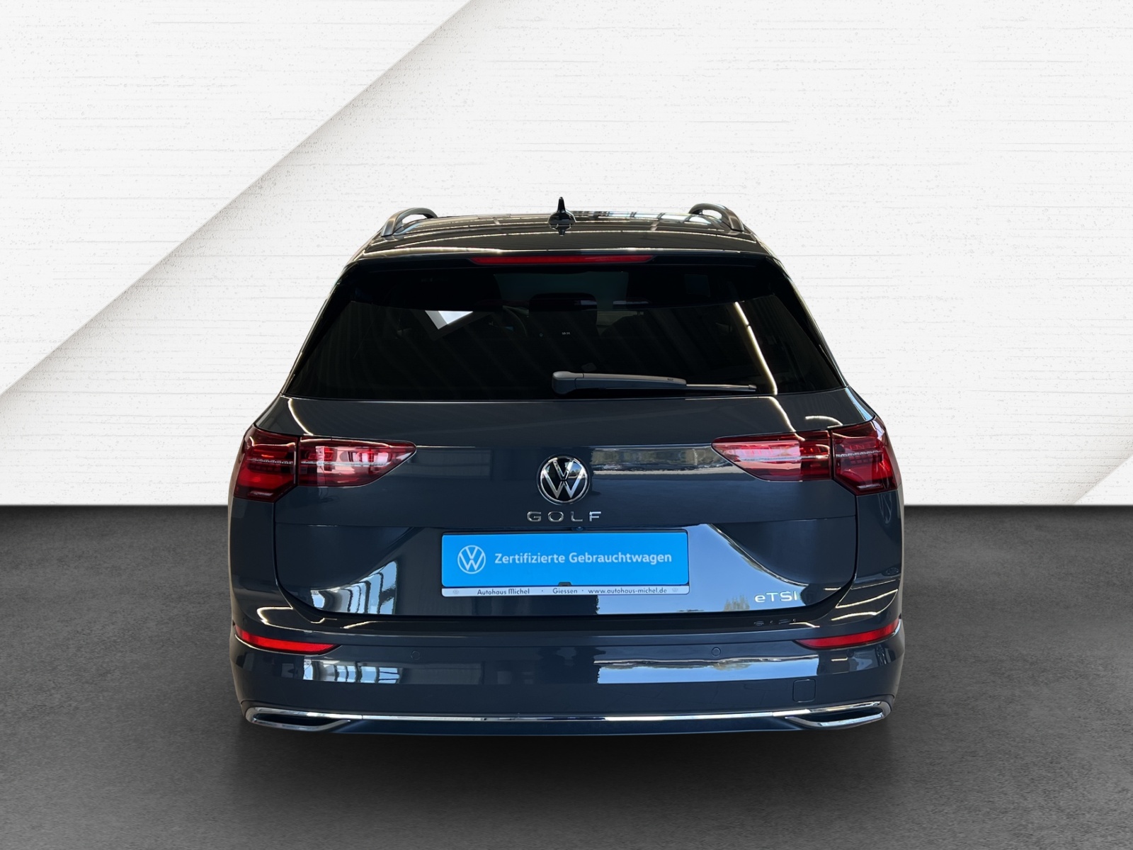 Golf VIII Variant 1.5 eTSI DSG Style IQ-Light Panodach Navi AHK ACC