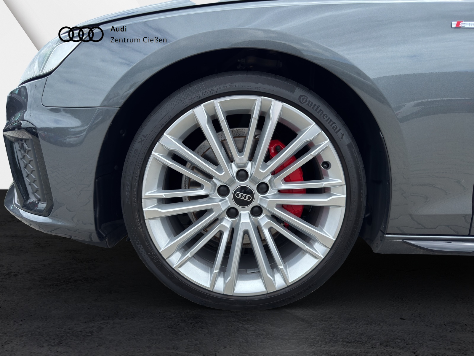A4 Avant 40 TDI S line competition plus Black Navi
