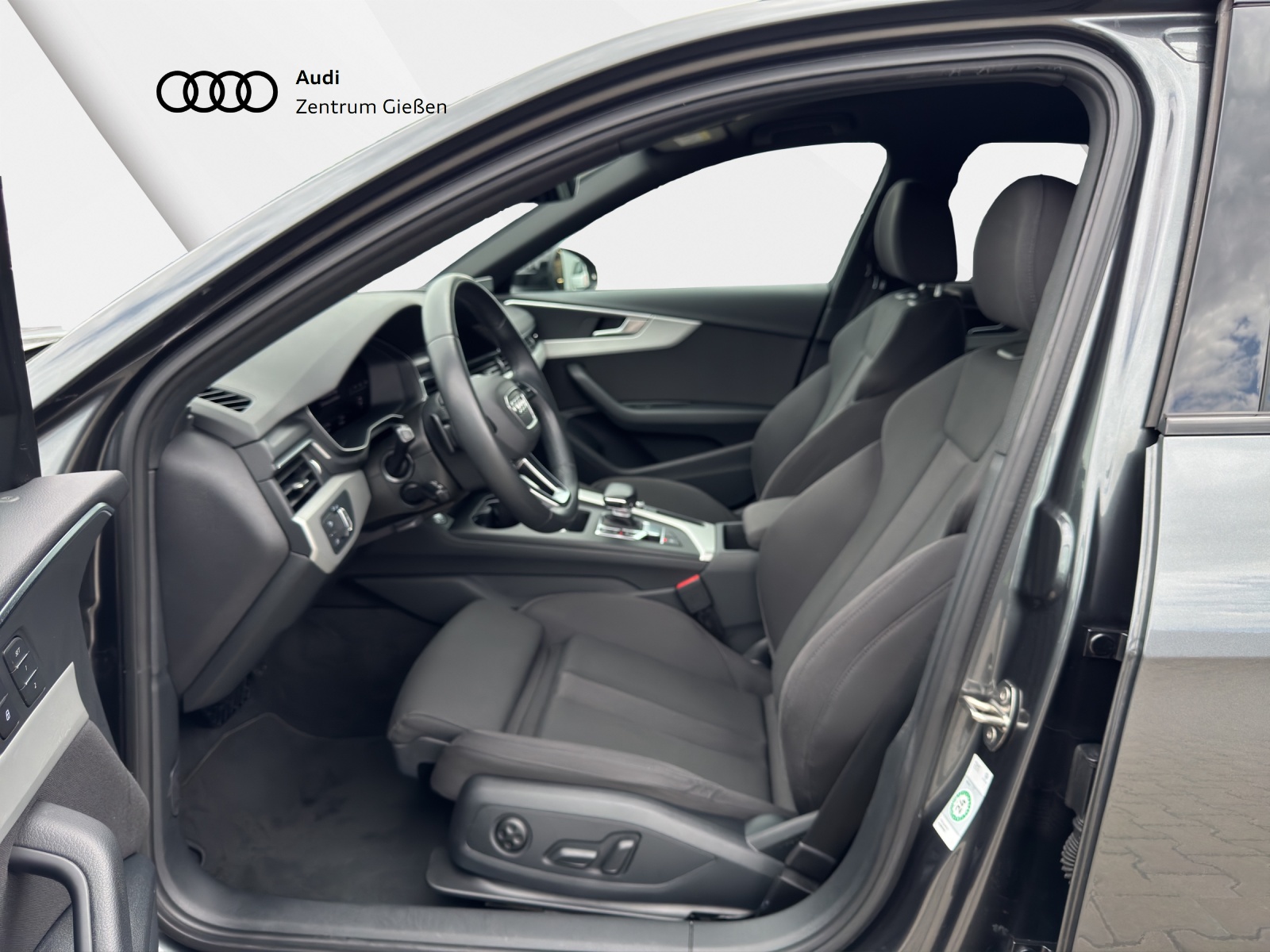 A4 Avant 40 TDI S line competition plus Black Navi