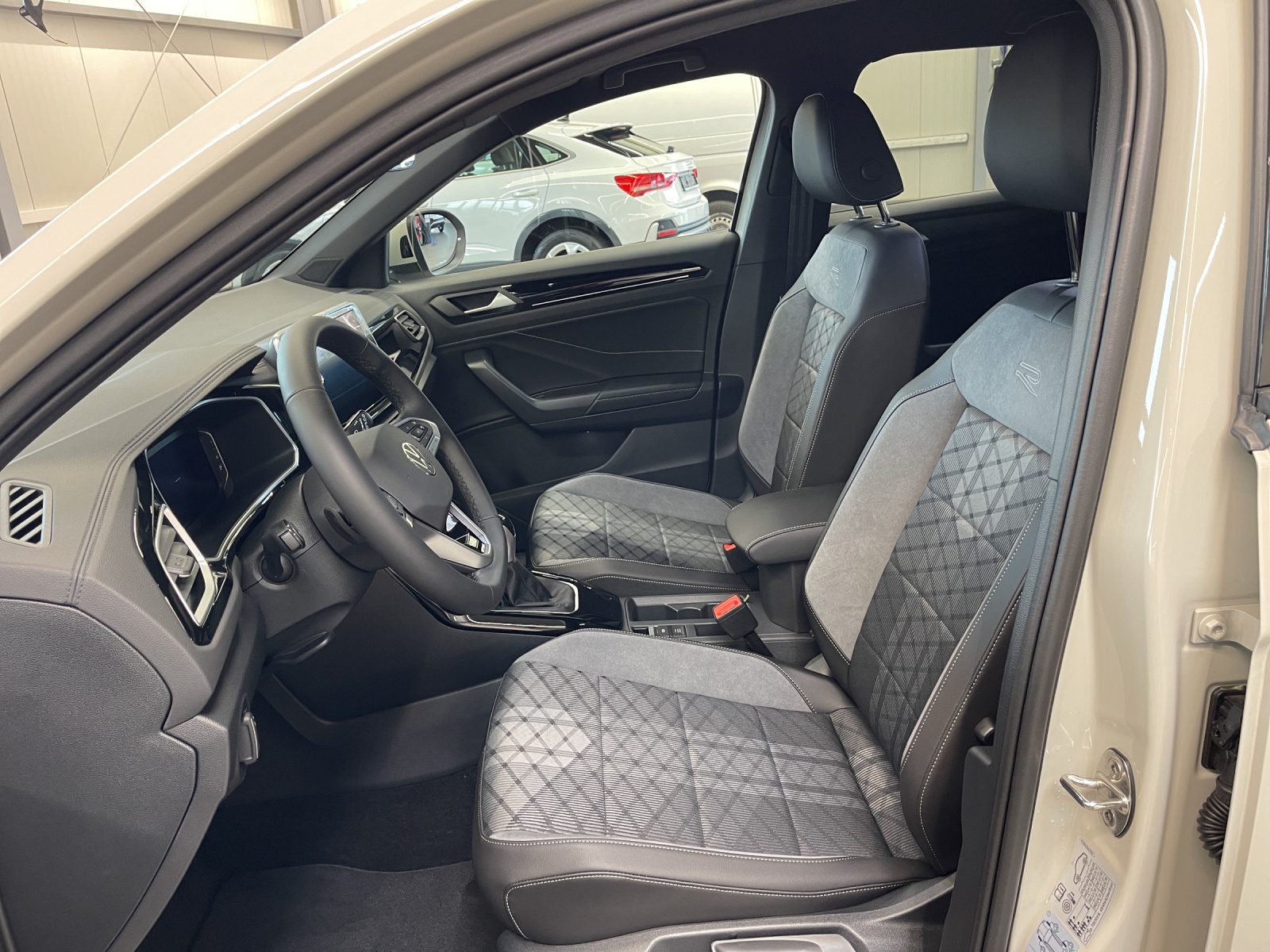 T-Roc 1.5 TSI DSG R-Line LED-Plus TravelAssist AppConnect Alu
