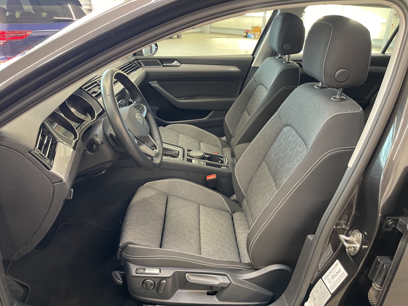 Passat Variant 2.0 TDI DSG Business LED TravelAssist Navi Rückkamera