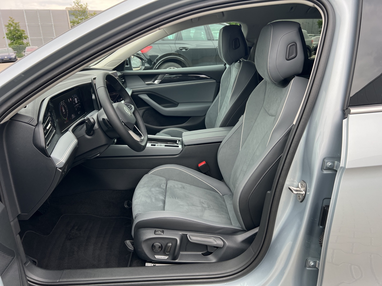 Passat Variant TSI Plug-In Hybrid DSG Business LED Navi AHK ErgoActive