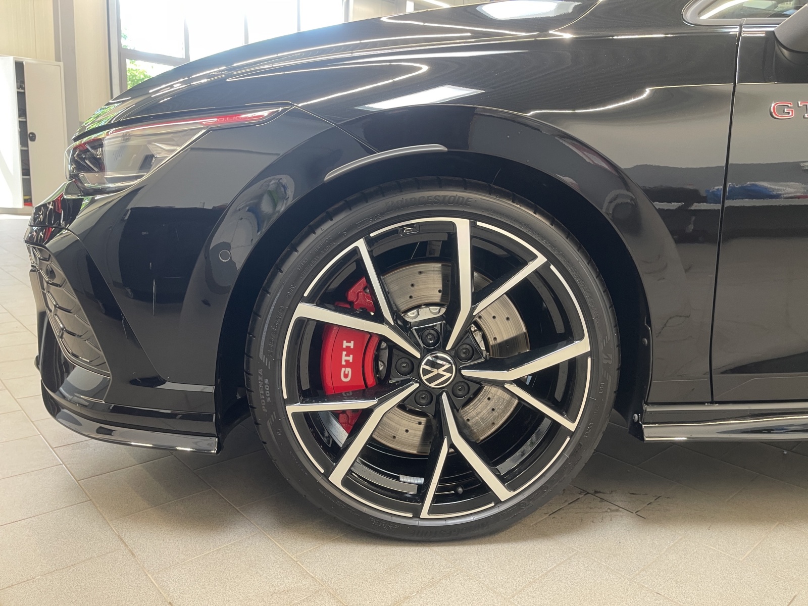 Golf VIII 2.0 TSI DSG GTI Clubsport IQ-Light DCC Navi Alu-19Zoll